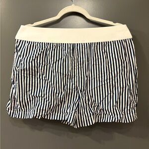 Comfy lined black and blue y2k shorts